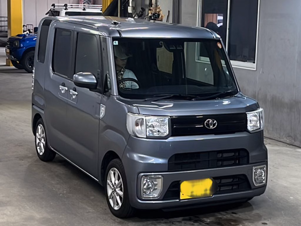 TOYOTA PIXIS MEGA