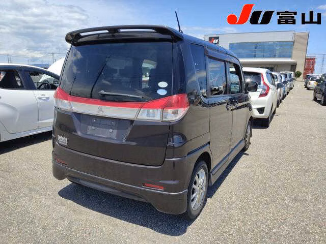 MITSUBISHI DELICA D:2