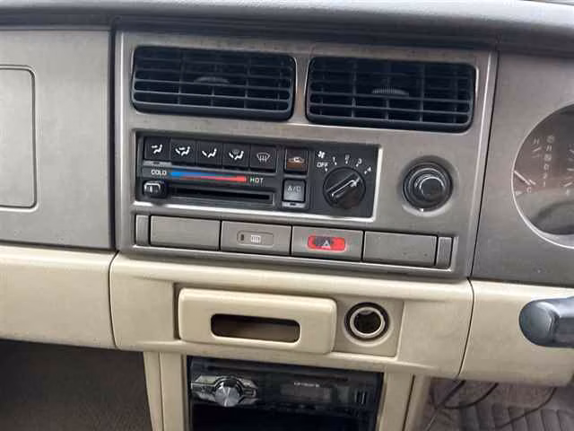 NISSAN RASHEEN