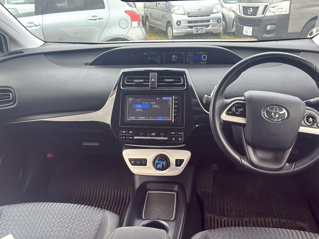TOYOTA PRIUS