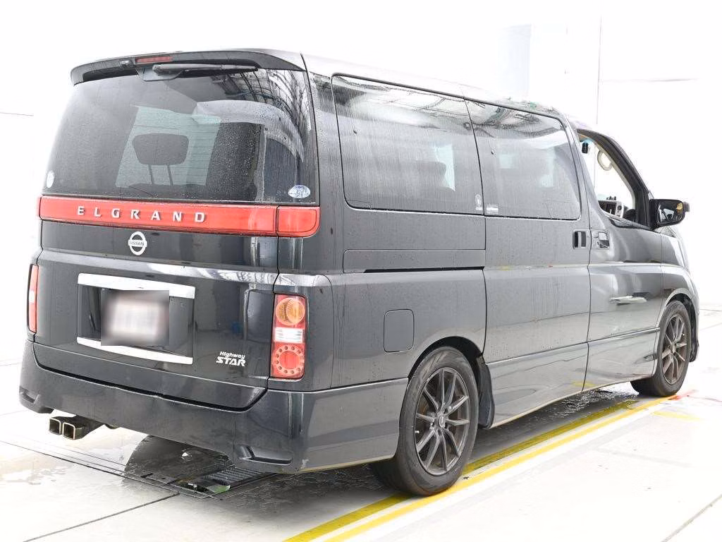 NISSAN ELGRAND