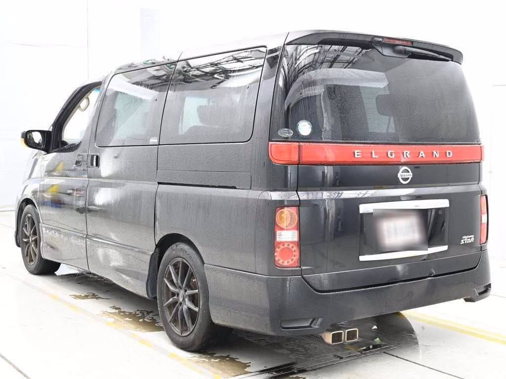 NISSAN ELGRAND