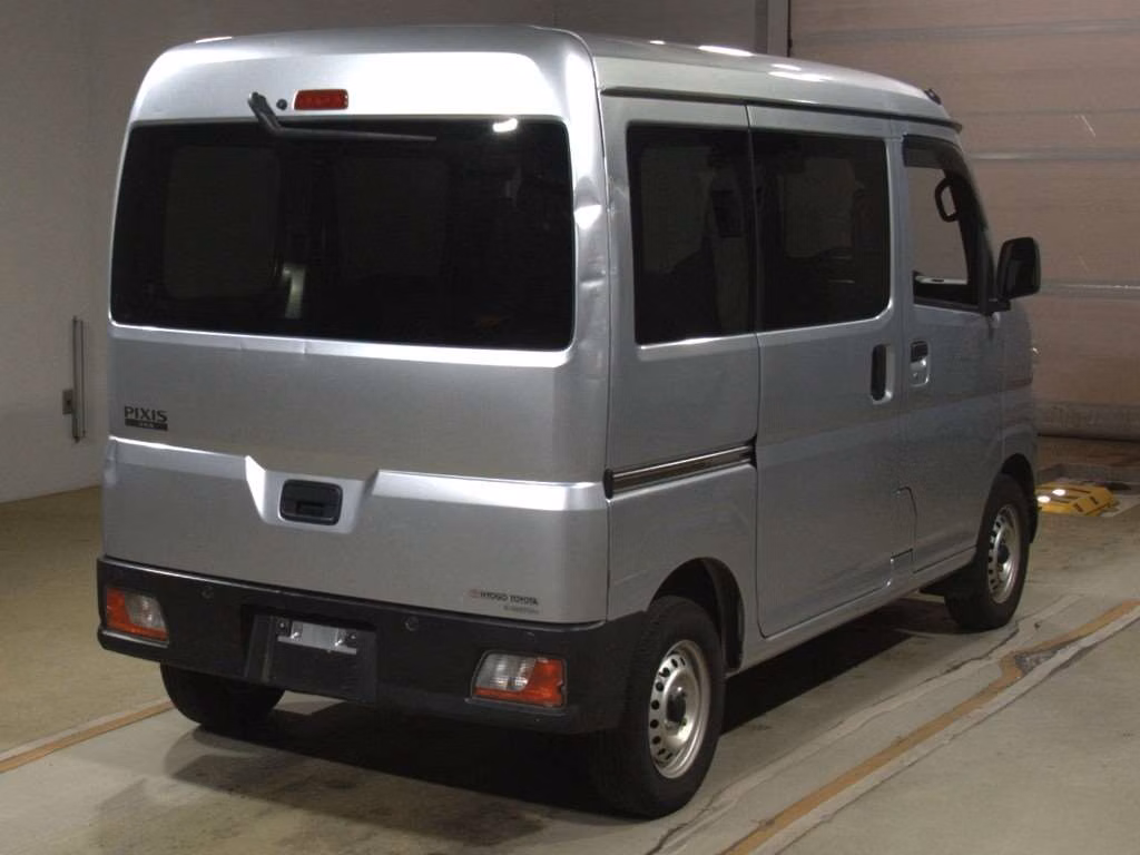 TOYOTA PIXIS VAN