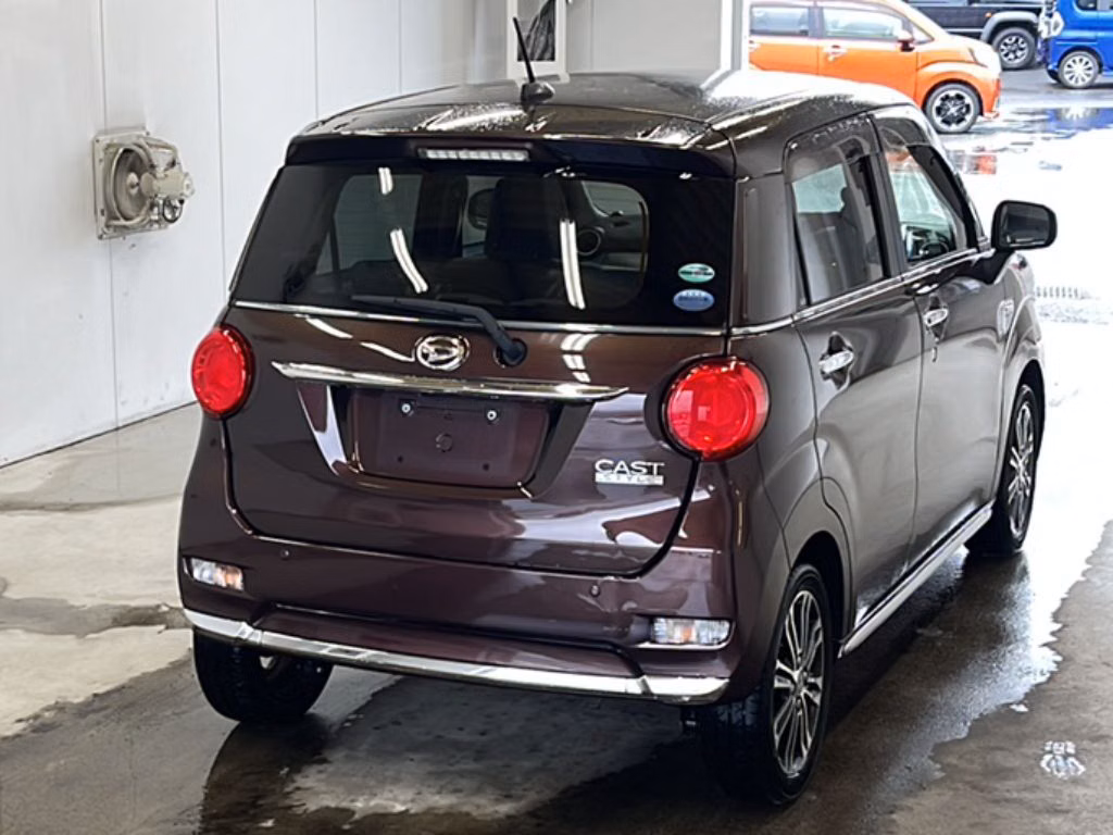 DAIHATSU CAST