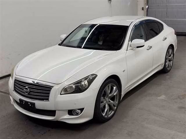 NISSAN FUGA