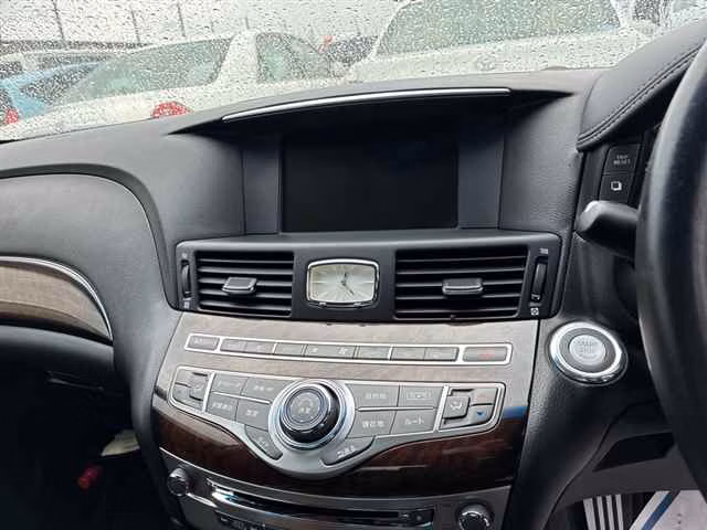 NISSAN FUGA