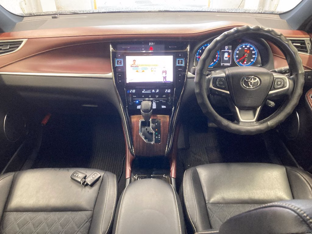 TOYOTA HARRIER