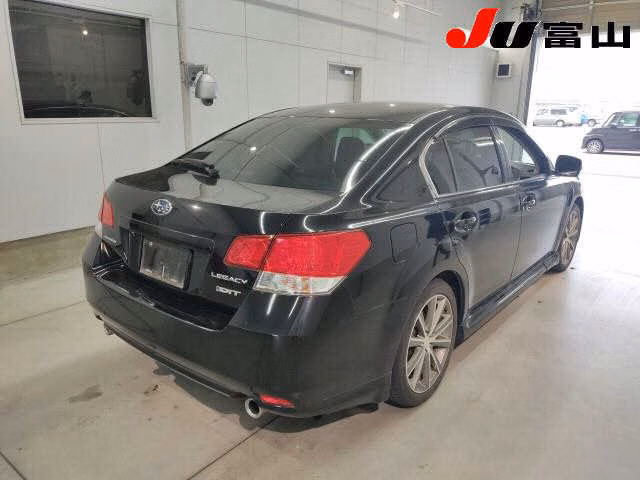 SUBARU LEGACY B4