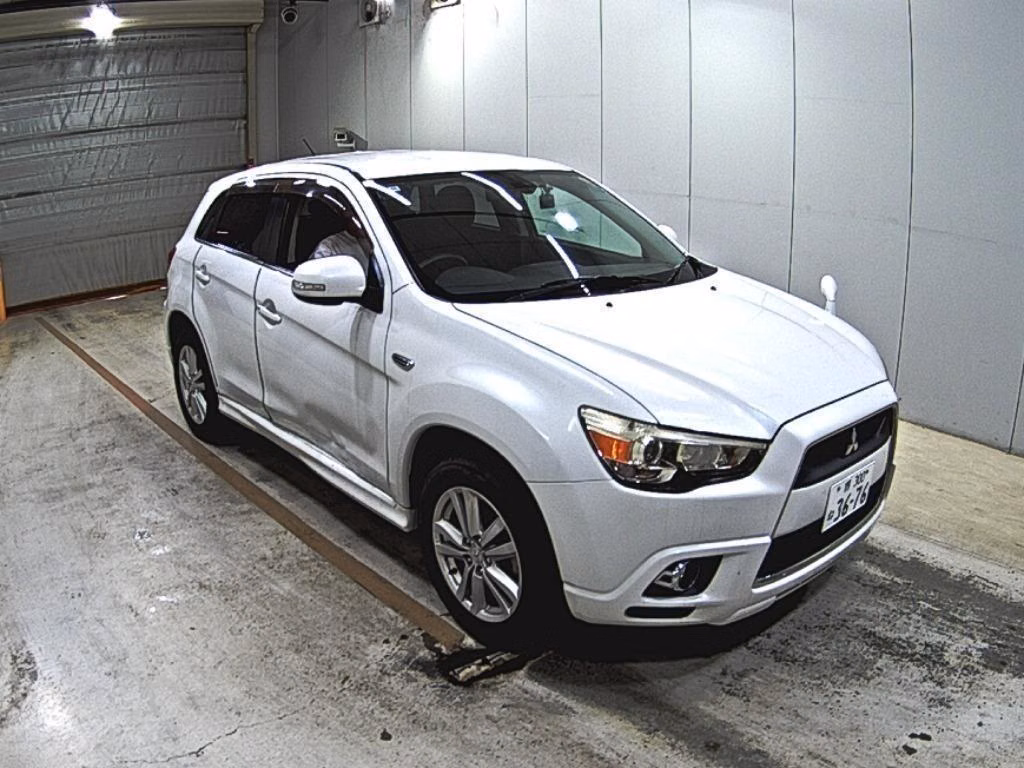MITSUBISHI RVR