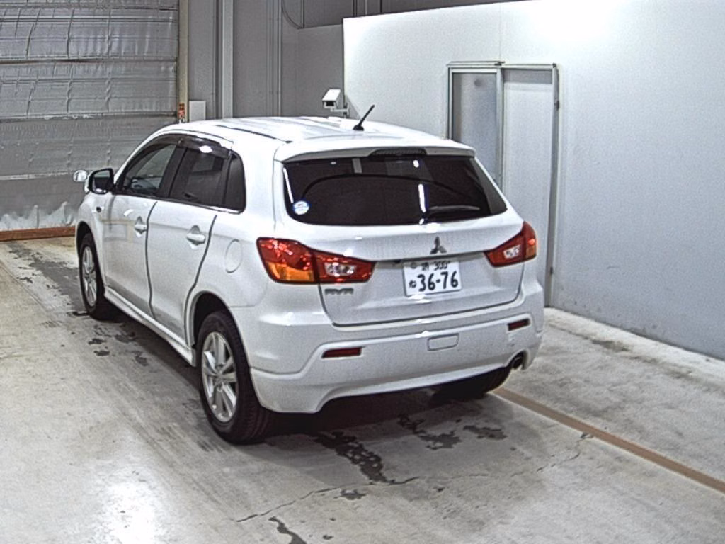 MITSUBISHI RVR