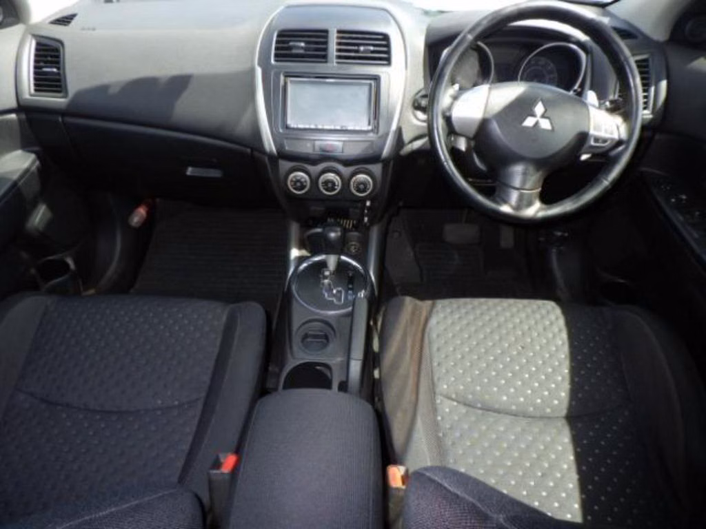MITSUBISHI RVR