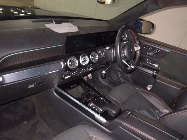 MERCEDES-BENZ GLB-CLASS