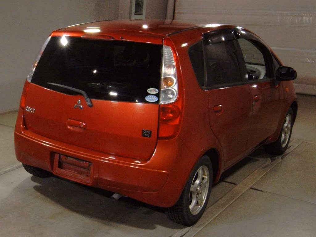 MITSUBISHI COLT