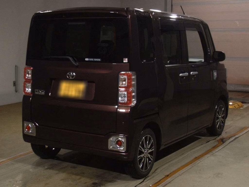 TOYOTA PIXIS MEGA