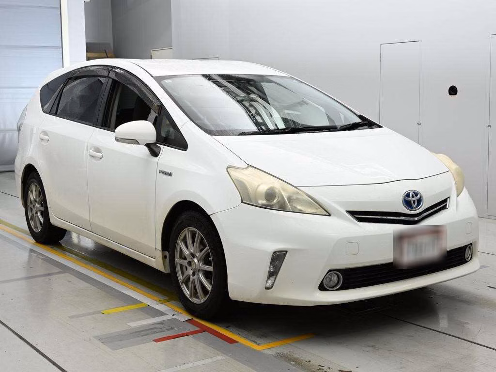 TOYOTA PRIUS ALPHA