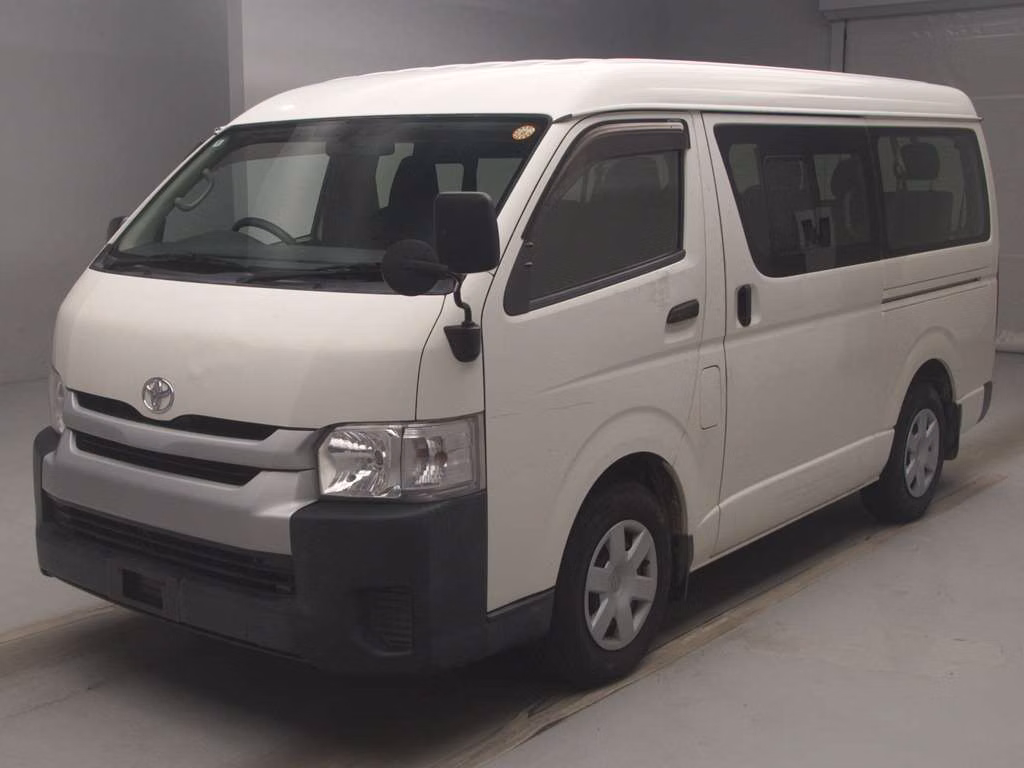 TOYOTA HIACE