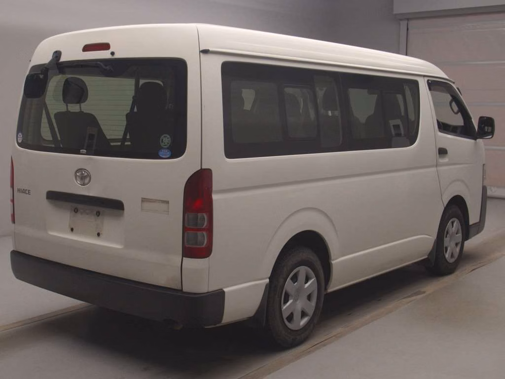 TOYOTA HIACE