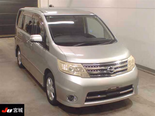 NISSAN SERENA