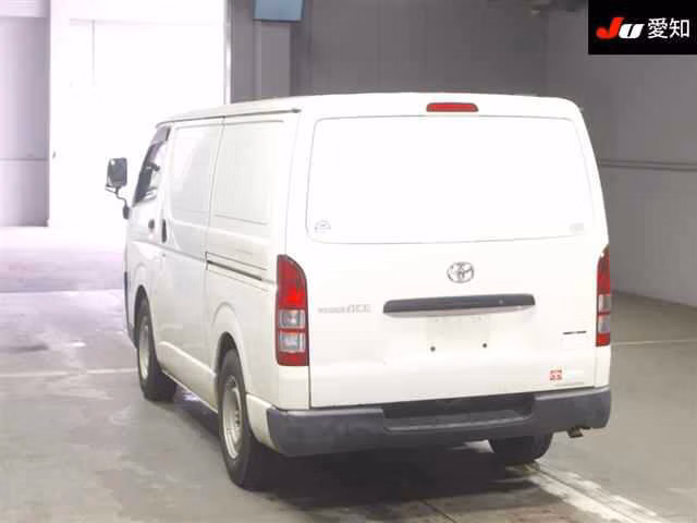 TOYOTA REGIUS ACE