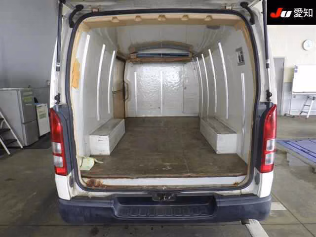 TOYOTA REGIUS ACE