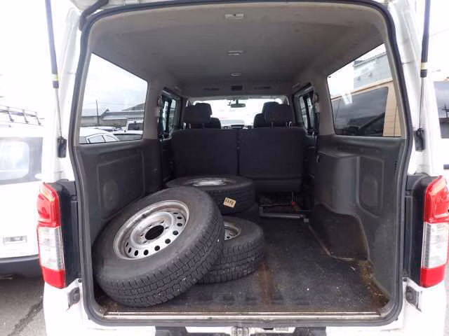 NISSAN NV350 CARAVAN