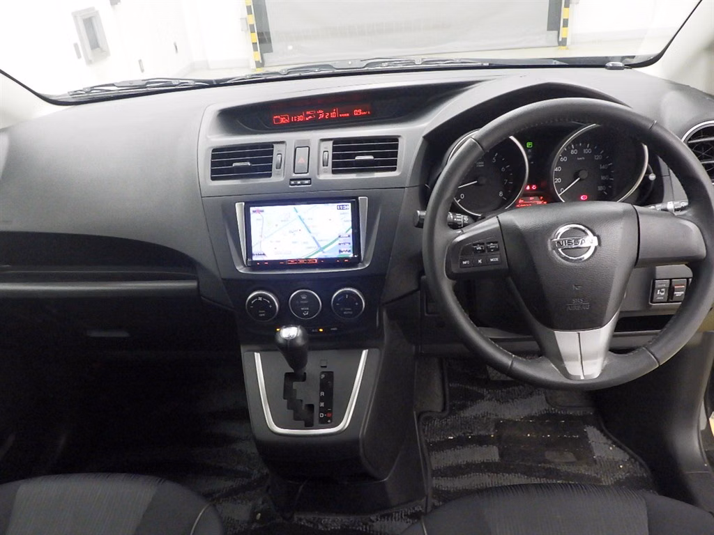 NISSAN LAFESTA