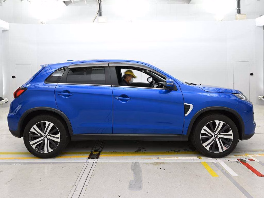 MITSUBISHI RVR