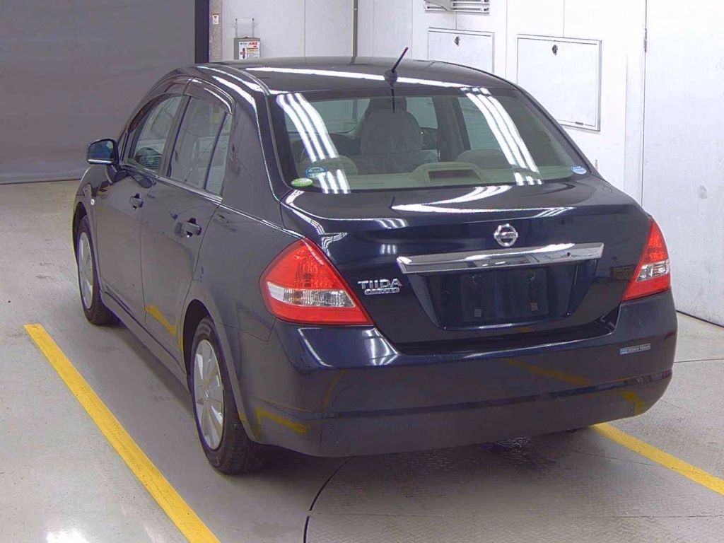 NISSAN TIIDA LATIO