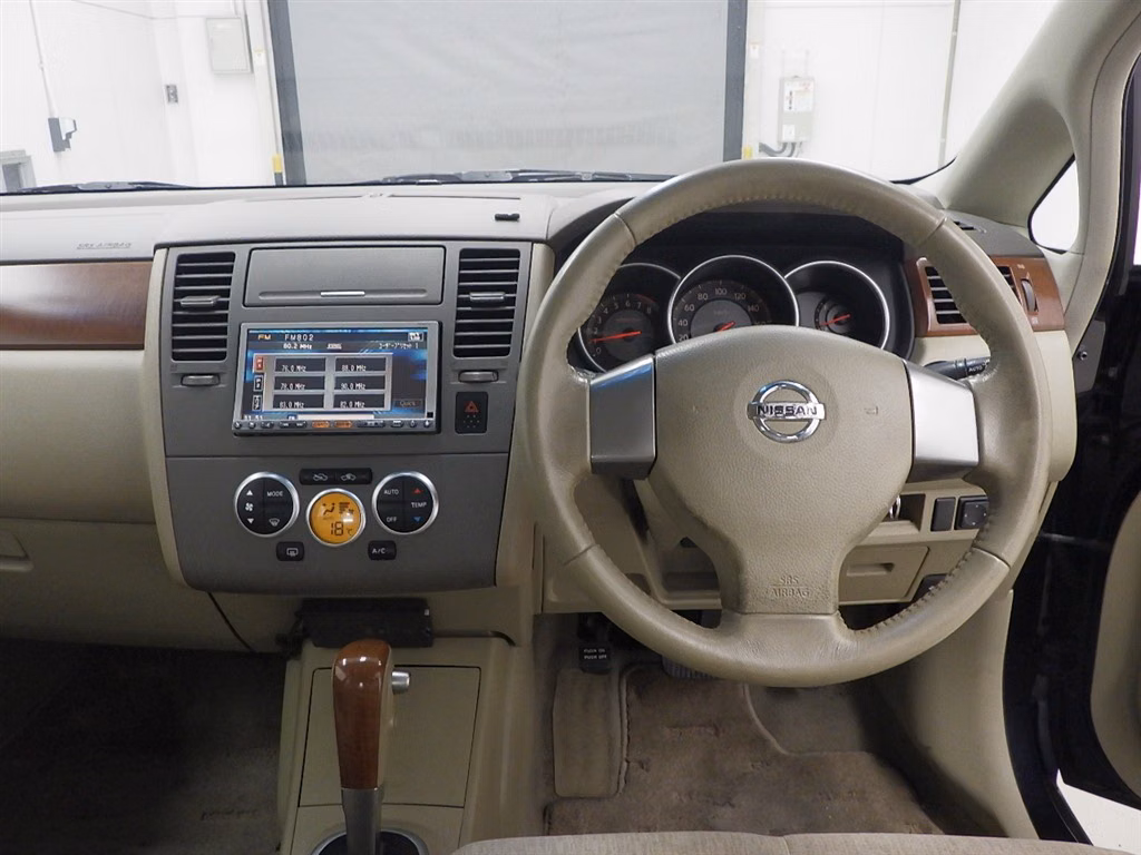 NISSAN TIIDA LATIO