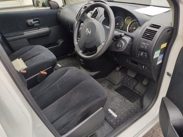 NISSAN LAFESTA