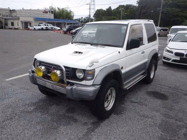 MITSUBISHI PAJERO