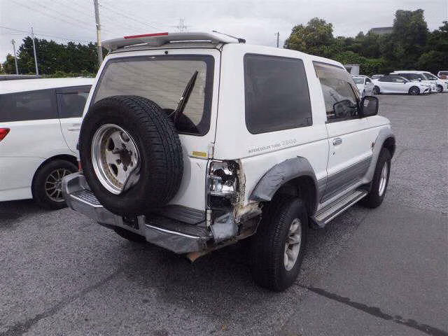 MITSUBISHI PAJERO