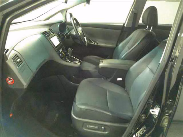 TOYOTA MARK X ZIO