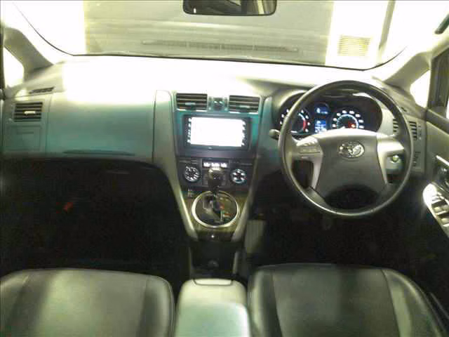 TOYOTA MARK X ZIO