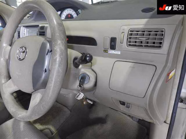 TOYOTA RAUM