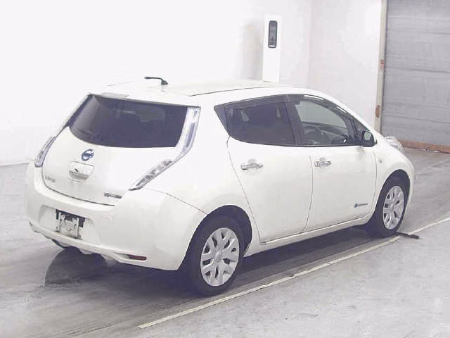 NISSAN LEAF
