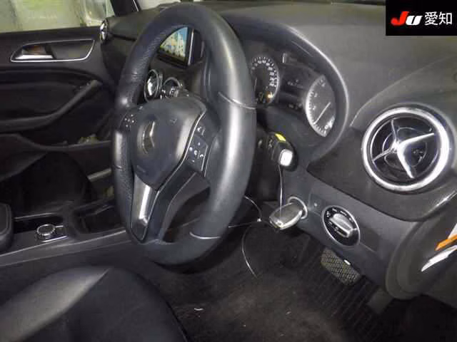 MERCEDES-BENZ B-CLASS