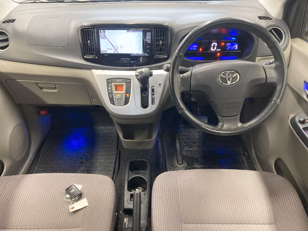 TOYOTA PIXIS EPOCH