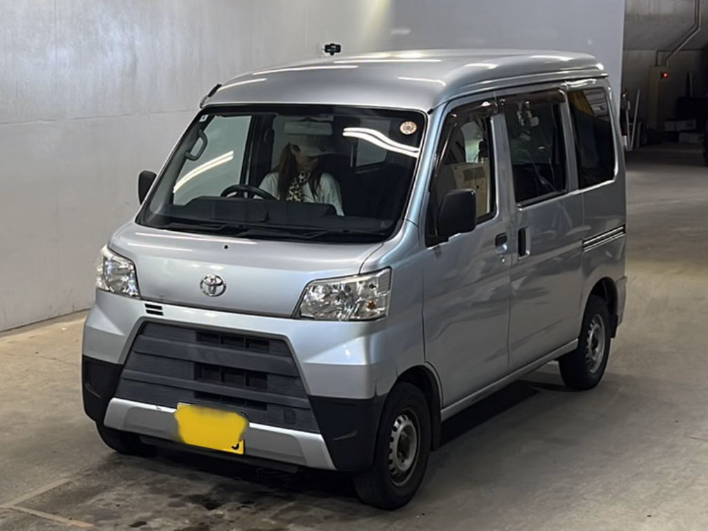 TOYOTA PIXIS VAN