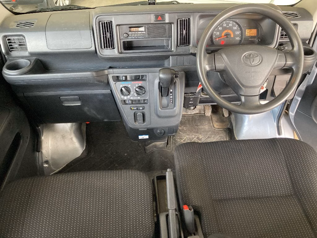 TOYOTA PIXIS VAN