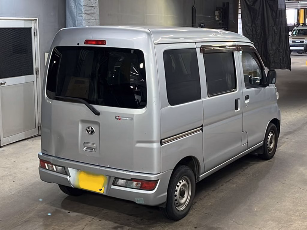 TOYOTA PIXIS VAN