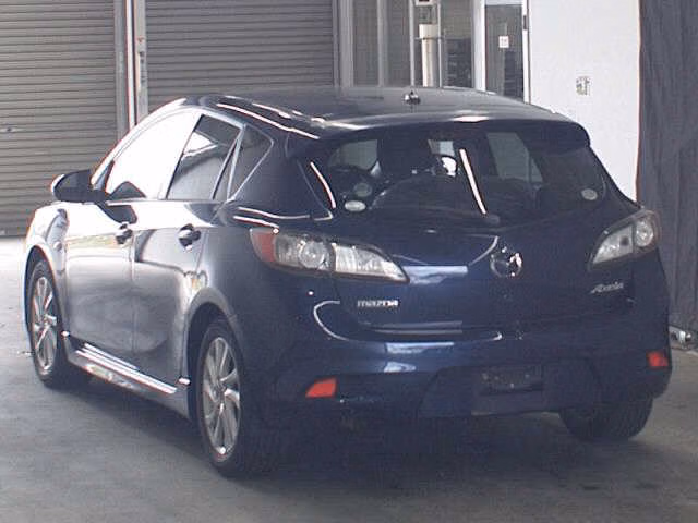 MAZDA AXELA