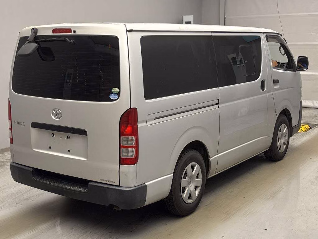 TOYOTA REGIUS ACE