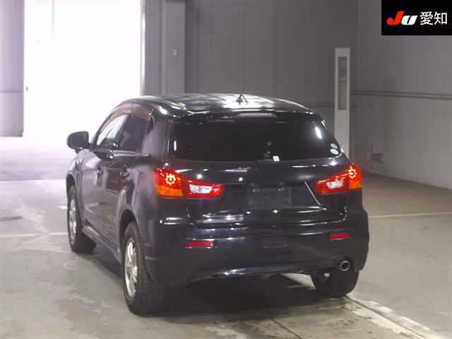 MITSUBISHI RVR