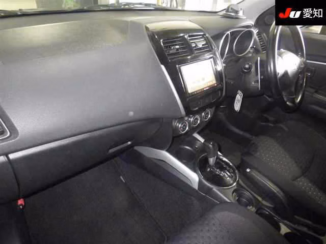 MITSUBISHI RVR
