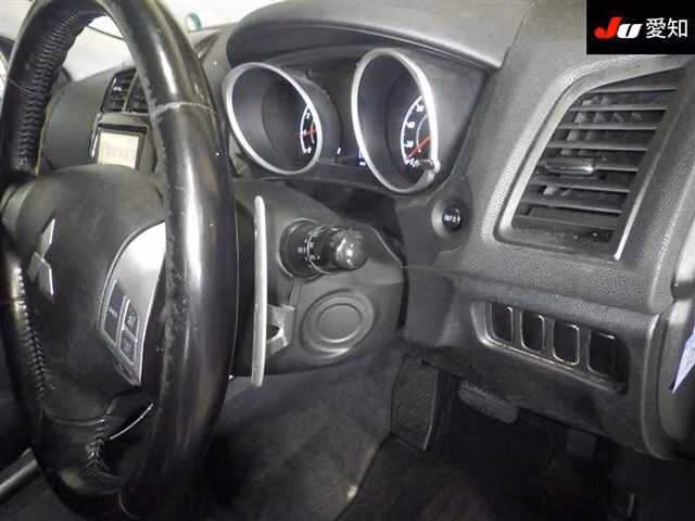 MITSUBISHI RVR