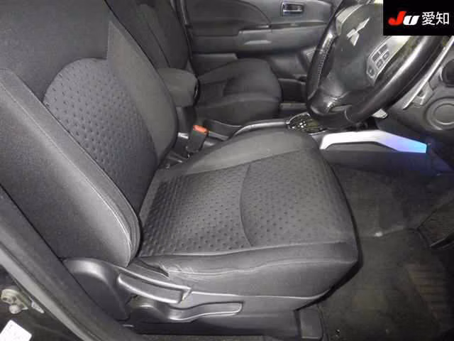 MITSUBISHI RVR