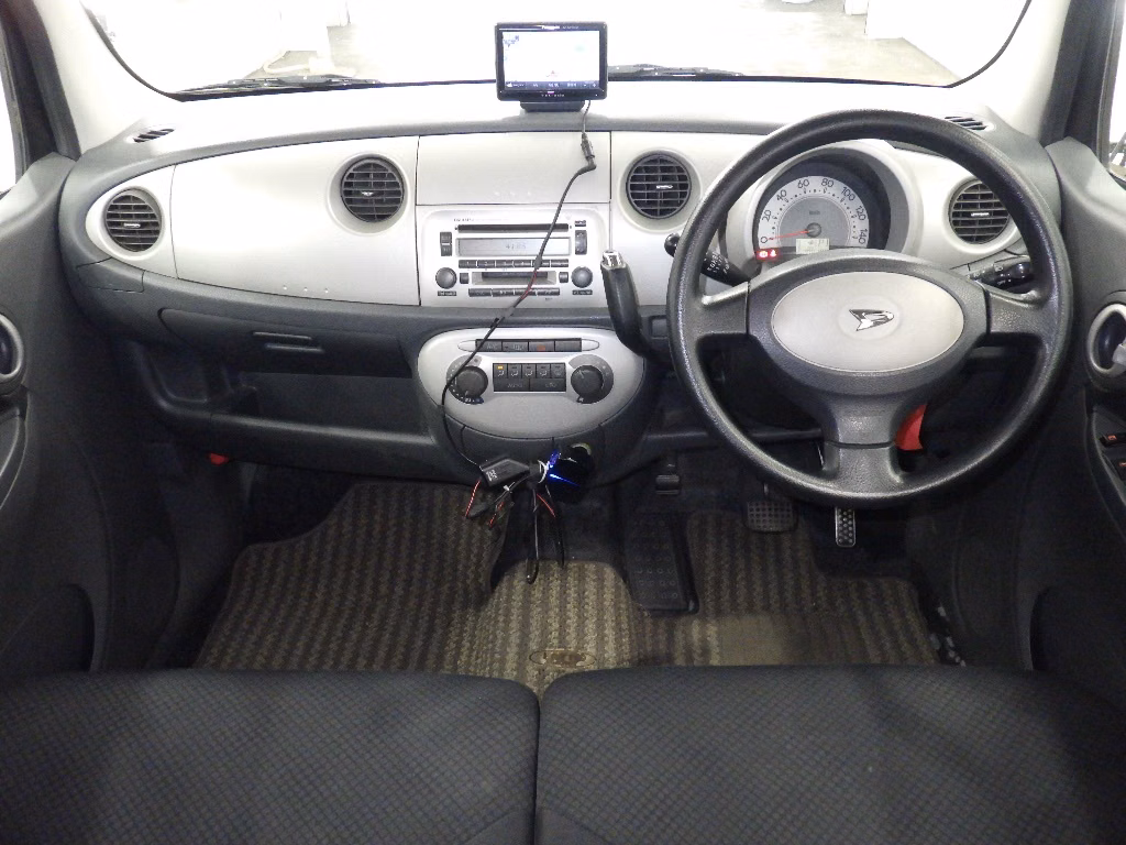 DAIHATSU MOVE LATTE