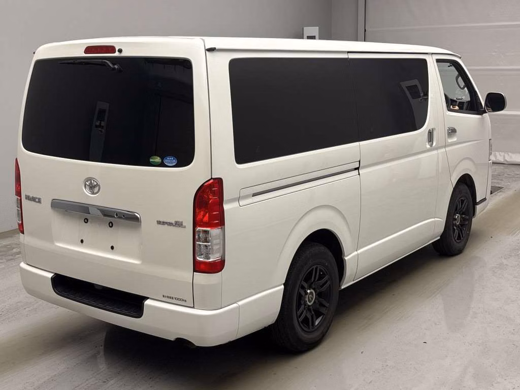 TOYOTA REGIUS ACE