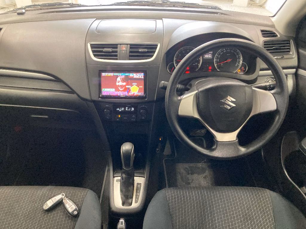 SUZUKI SWIFT
